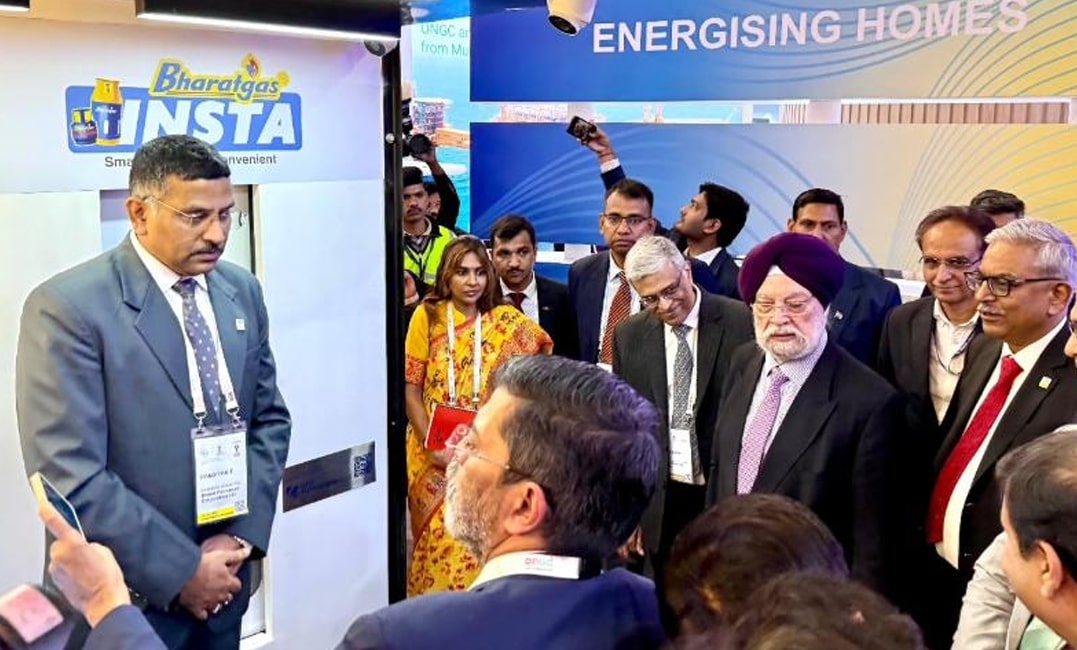 LPG Cylinder Vending Machine Launched By LIFO & BPCL at IEW 2025